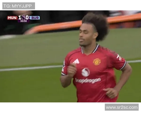 齐尔克泽专注曼联未提交租借申请传闻引发关注